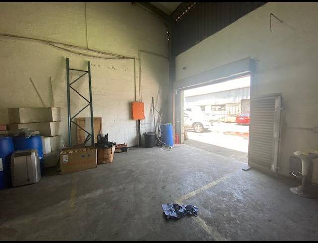 200M² WAREHOUSE TO LET IN BRIARDENE